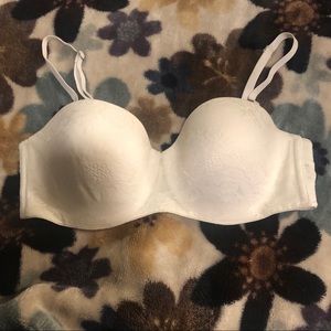 White Victoria’s Secret bra 34C